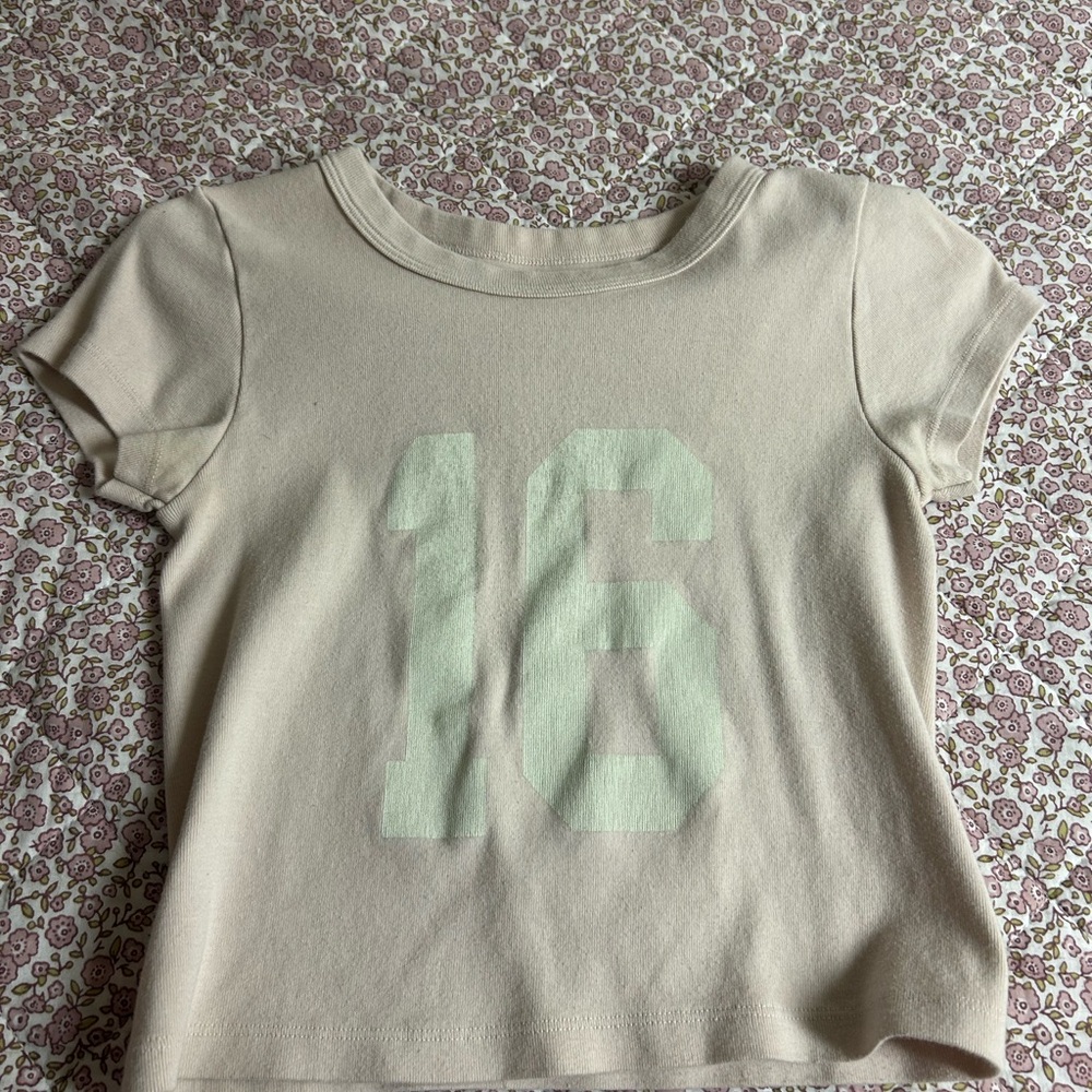 Brandy Melville pale pink 16 tee